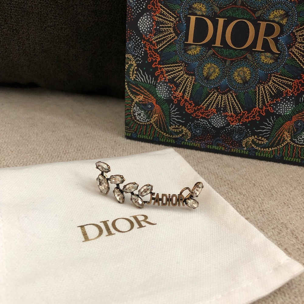 Auth Dior Jadior Ear Crawler / Ear Cuff Earring